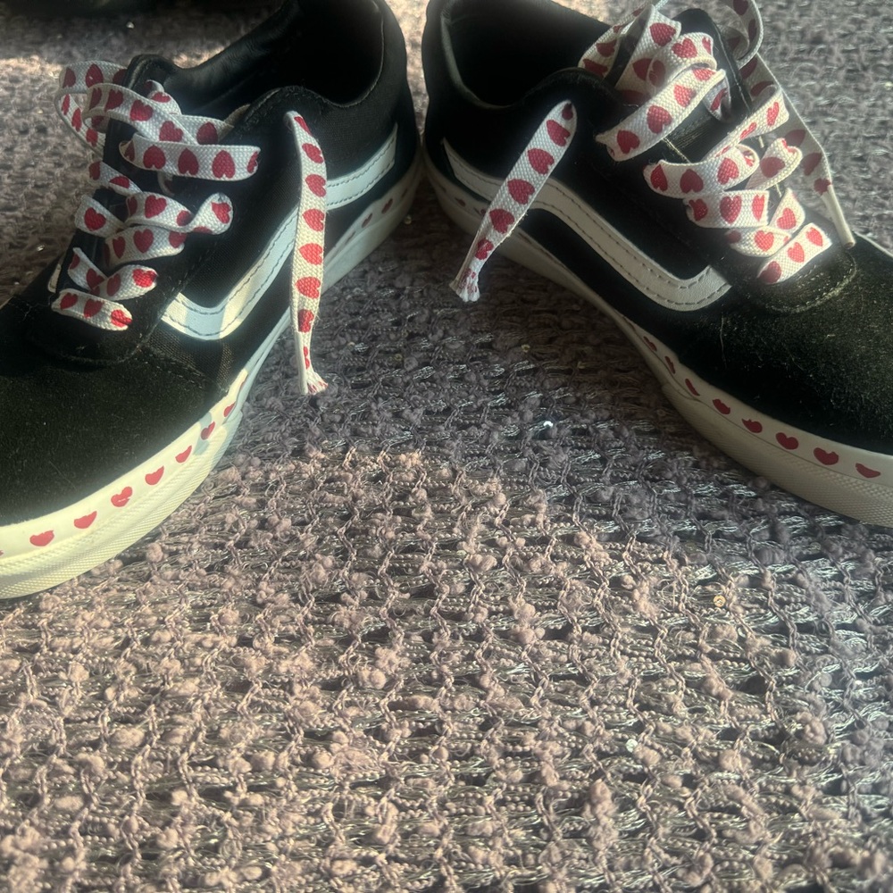 Girls heart vans super cute.